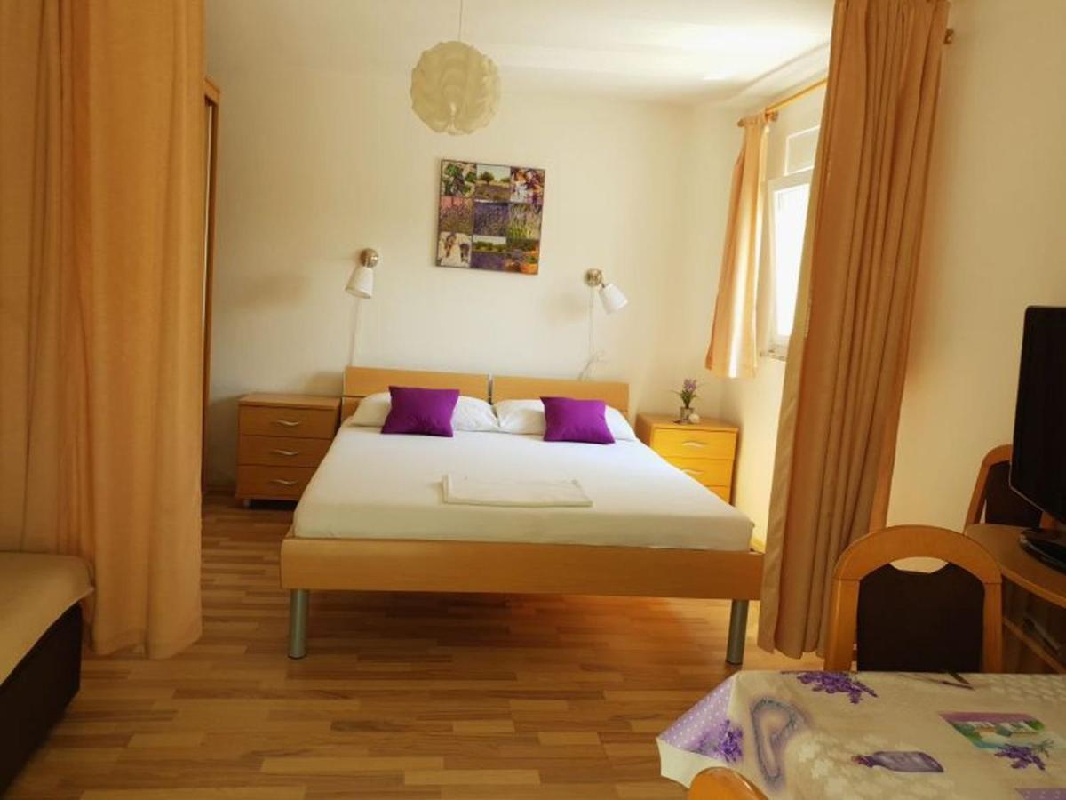 Apartments Andelic Sveti Filip i Jakov Luaran gambar